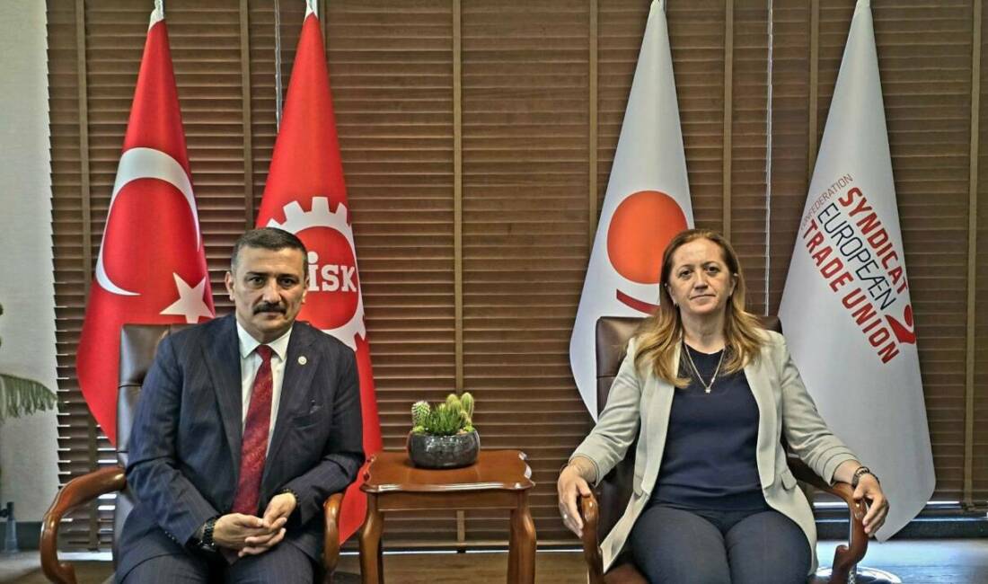 Bursa’da dikkat çeken buluşma! Kimse bunu hayal bile edemezdi… Olay Gazetesi Yazarı Ahmet Emin Yılmaz, İYİ Parti Bursa Milletvekili ve Genel