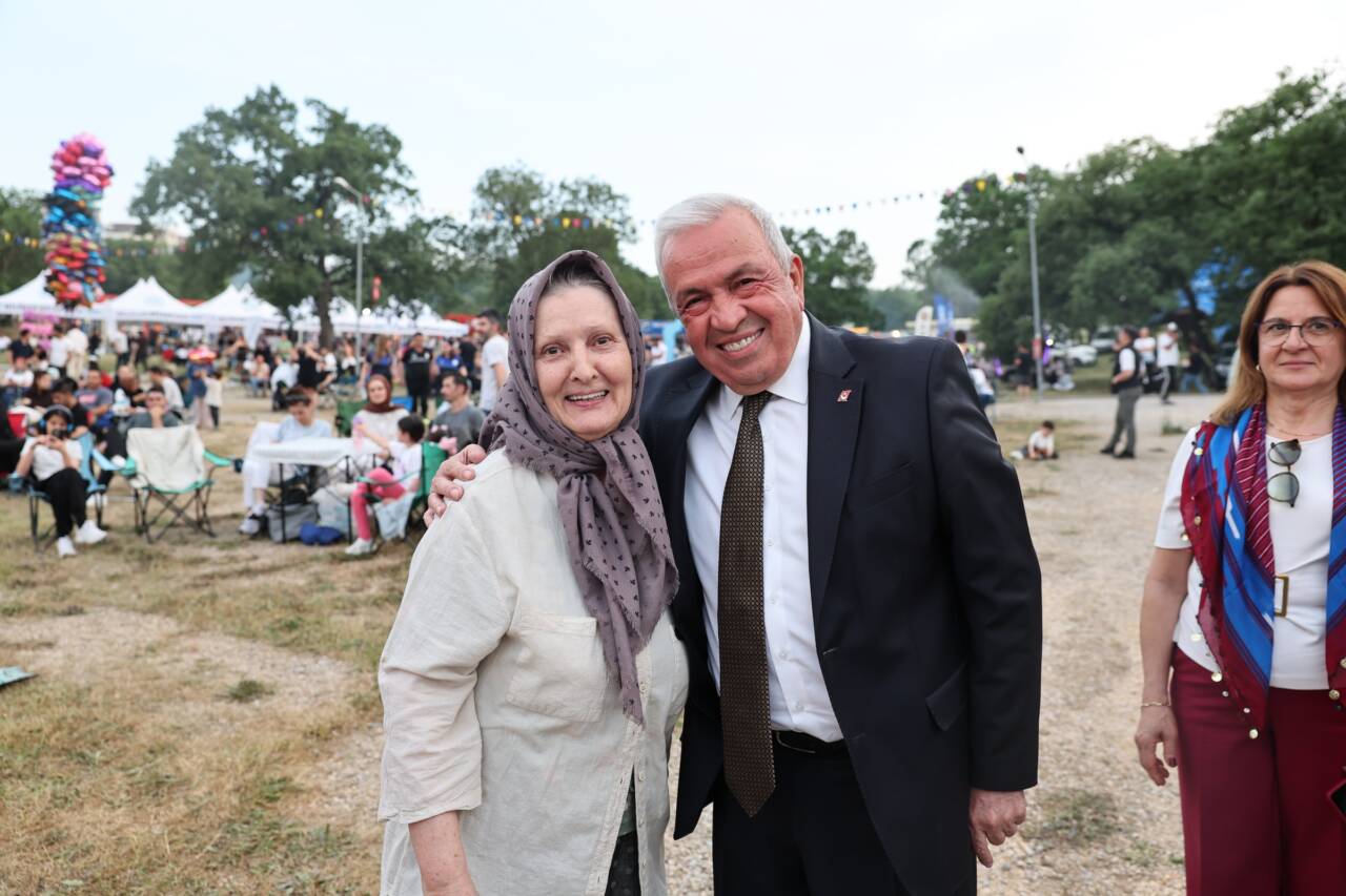 Fwd: (GÖRÜNTÜLÜ - FOTOĞRAFLI) NİLÜFER’DE KARADENİZ COŞKUSU BAŞLADI