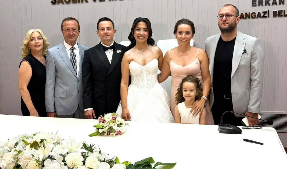 Bursa’nın tanınmış siyasetçisi ve iş insanı Ali Nihat Irkörücü-Berrin Irkörücü