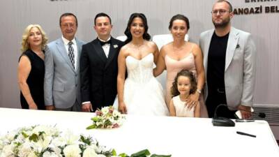 Bursa’nın tanınmış siyasetçisi ve iş insanı Ali Nihat Irkörücü-Berrin Irkörücü