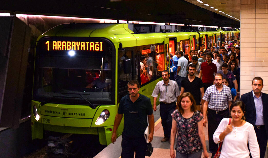 Olay Gazetesi Yazarı Ahmet Emin Yılmaz bugünkü köşesinde, Bursaray’da artan