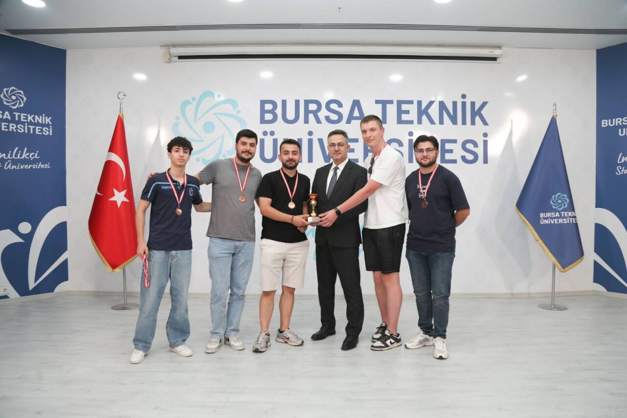 Bursa Teknik Üniversitesi'nde ödül zamanı 1