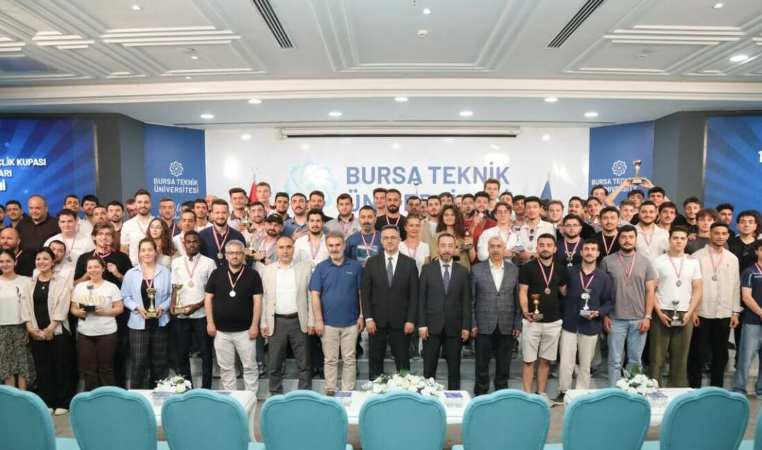 Bursa Teknik Üniversitesi’nde ödül zamanı Bursa Teknik Üniversitesinde (BTÜ) geleneksel hale gelen “12. Rektörlük ve