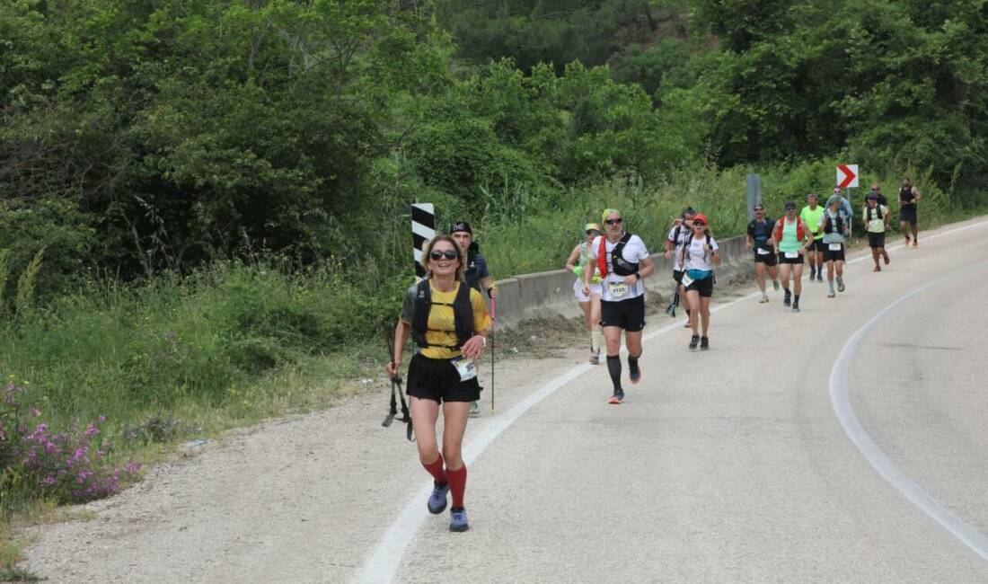 Bursa’nın turistik mahallesinde tarihi koşu! Mudanya’nın tarihi ve doğal güzelliklerini barındıran parkurlarda düzenlenen DOCA Tirilye