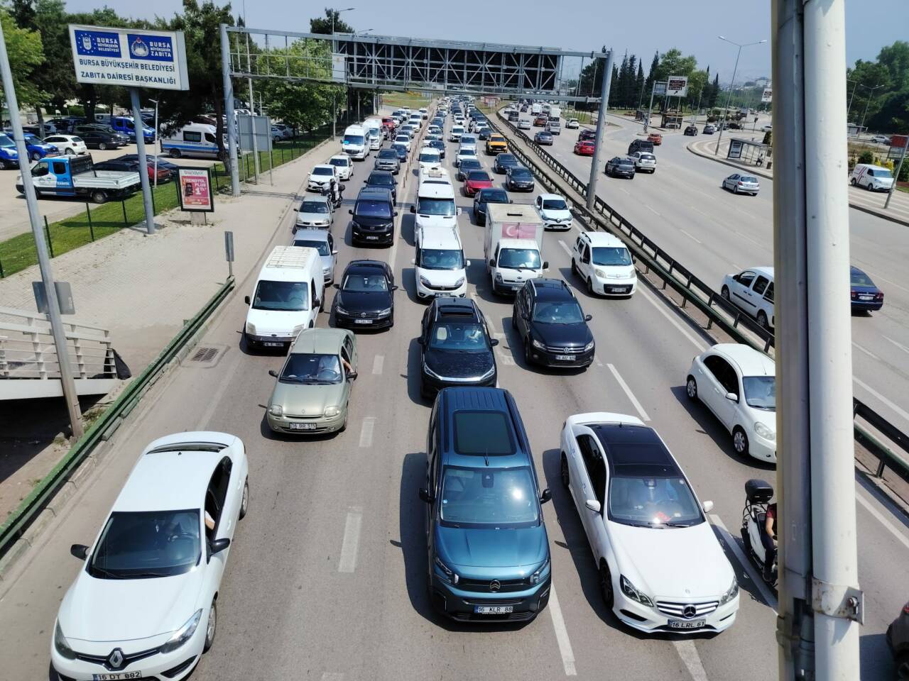 Bursa'da cumartesi trafiği; Yollar kilit! 4 9ca7916d 34b4 4abe 932d 5bca3a37cbbe