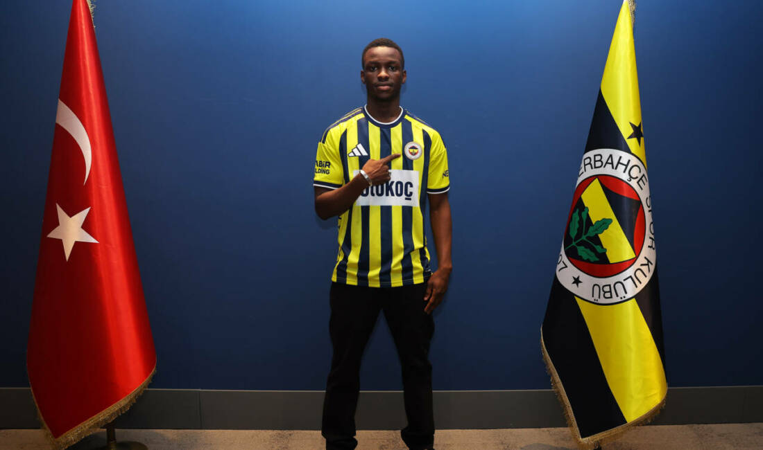 Fenerbahçe, Amara Diouf’u transfer etti Fenerbahçe, Senegalli futbolcu Amara Diouf'u renklerine bağladı.