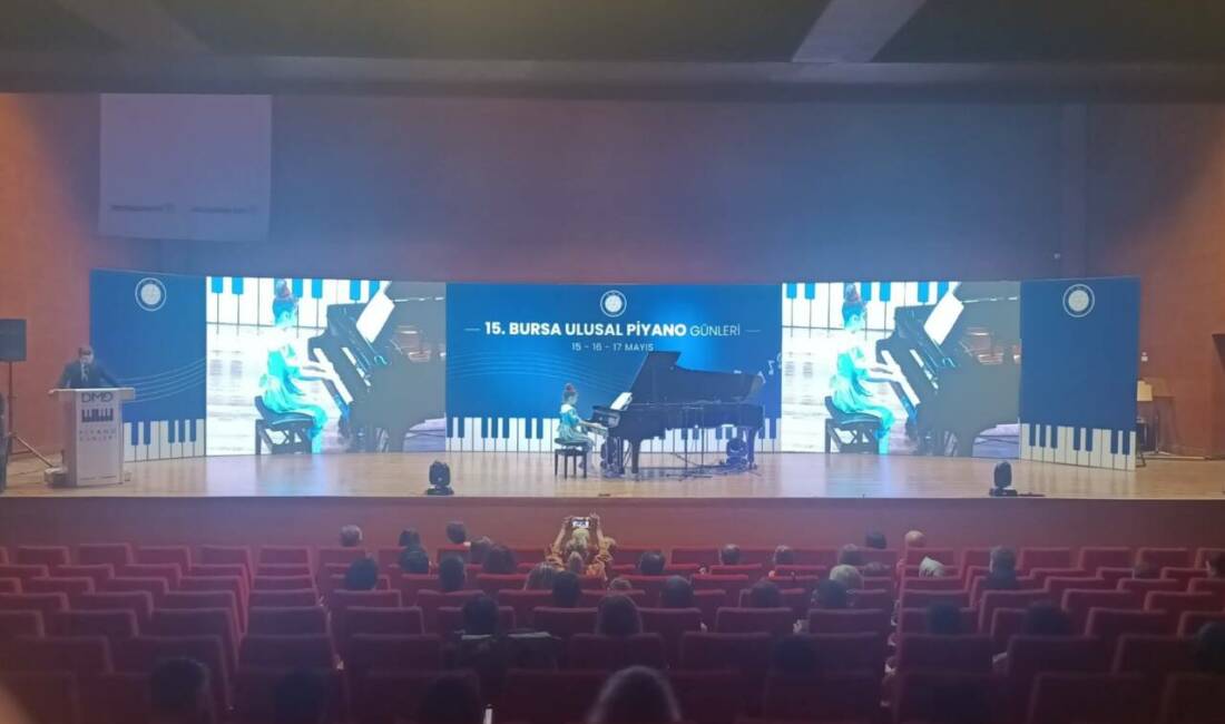 15. Bursa Ulusal Piyano Günleri, öğrencilerin ilk deneyimlerini yaşadığı özel