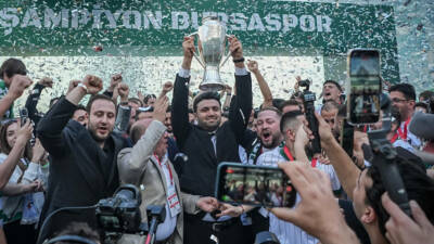 Bursaspor Başkanı Enes Çelik, forvet transferiyle ilgili konuştu.