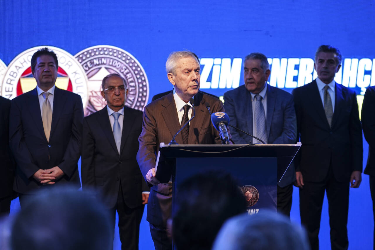 aa 20260603 41570839 41570835 azizyildirimistanbuldakongreuyeleriylebirarayageldi