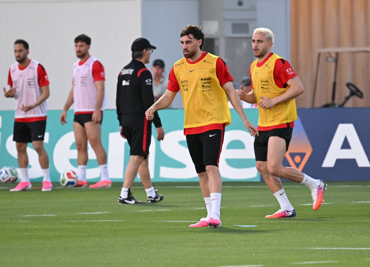 A Milli Takım'a Arizona'da ilgi büyük! Sıcaklık 40 derecenin üstünde 3 aa 20260609 41618896 41618880 amillifutboltakimiarizonadakiilkidmaninitaraftaresligindeyapti