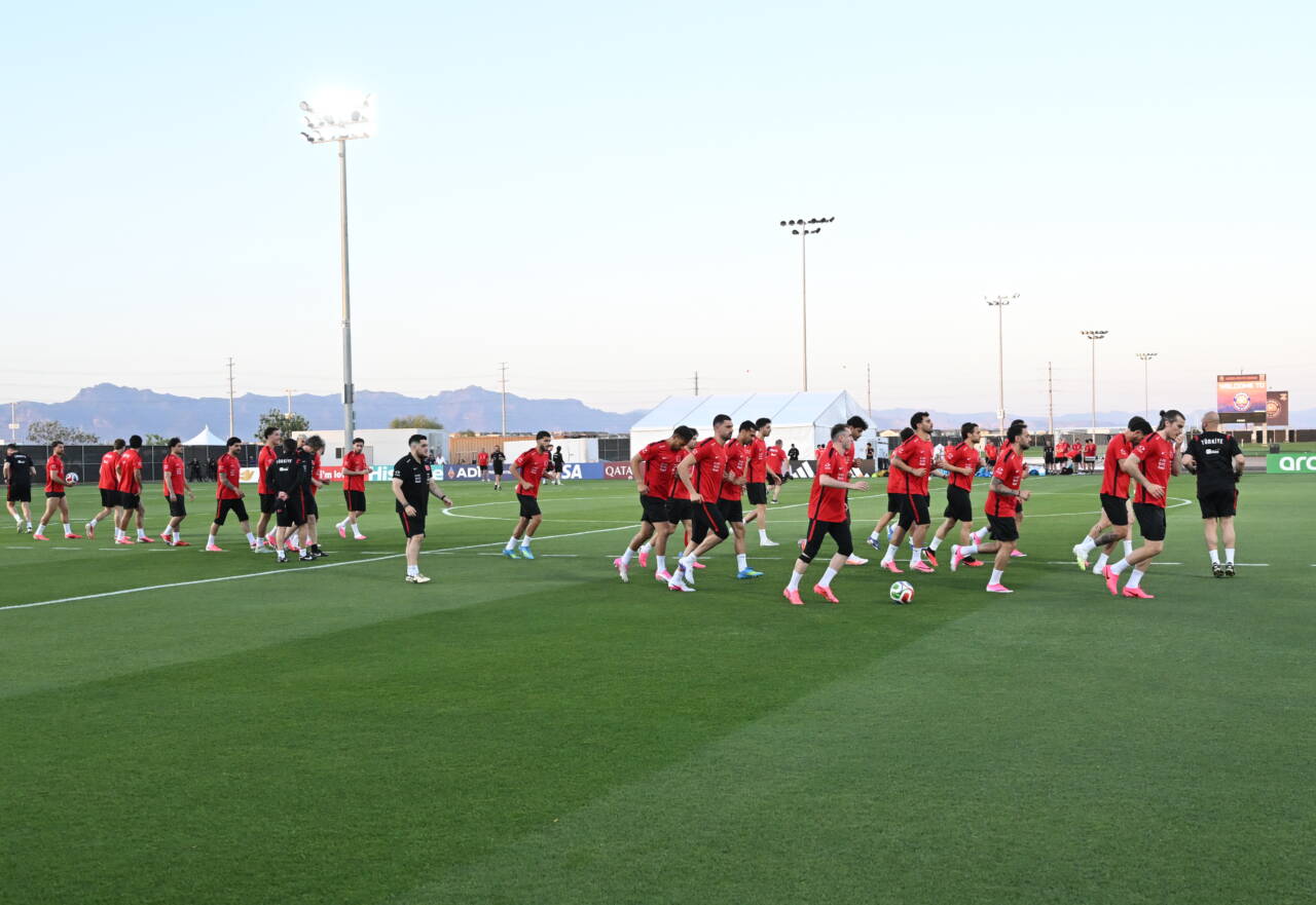 A Milli Takım'a Arizona'da ilgi büyük! Sıcaklık 40 derecenin üstünde 12 aa 20260609 41618896 41618890 amillifutboltakimiarizonadakiilkidmaninitaraftaresligindeyapti