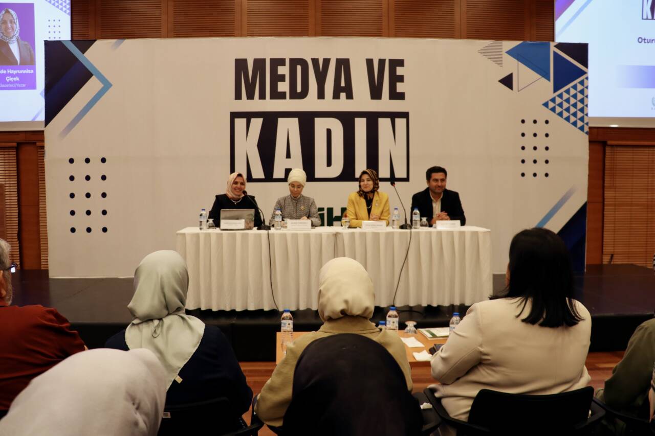 Bursa'da'Medya ve Kadın' paneli 7 aa 20260613 41659834 41659828 bursadamedyavekadinpaneliduzenlendi