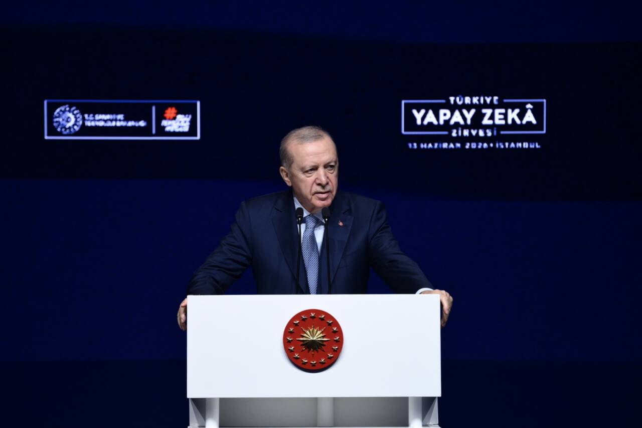 Cumhurbaşkanı Erdoğan: ‘Yapay zekada lider ülke olacağız’ Cumhurbaşkanı Recep Tayyip Erdoğan, Türkiye'nin dört eksenden oluşan Yapay Zeka