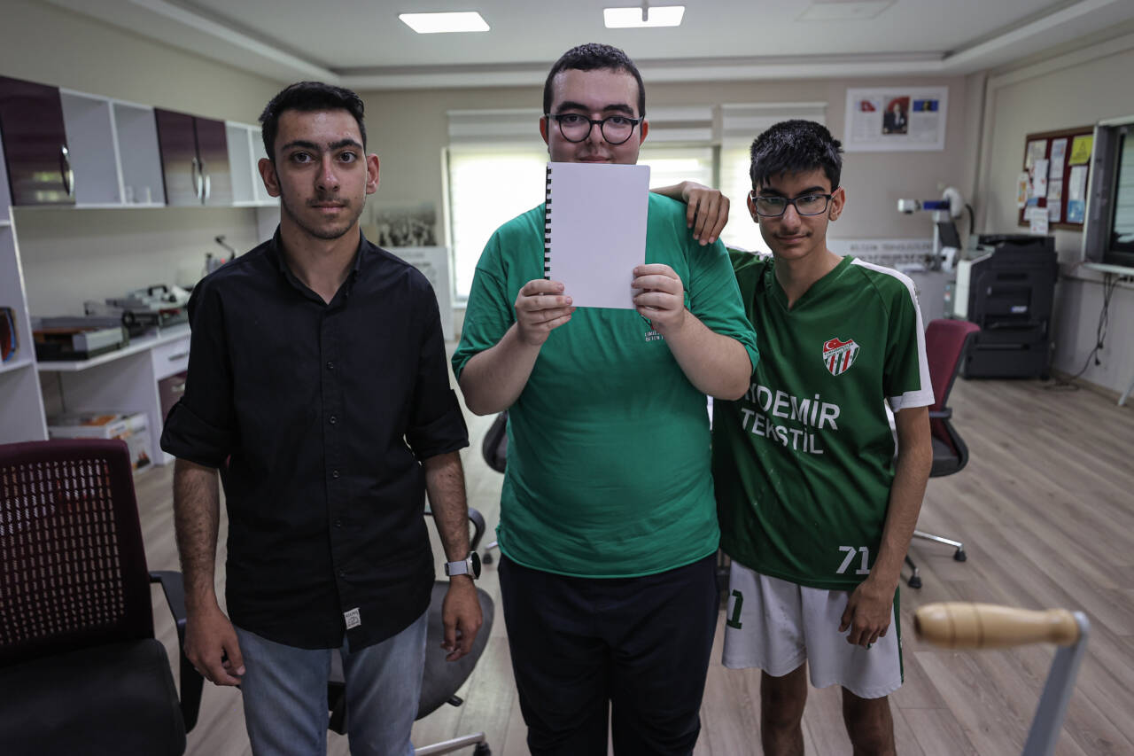 Bursa'da özel çocukları hayata hazırlayan okul 11 aa 20260624 41767421 41767415 bursadaengelliogrencileratolyelerdecalisarakishayatinahazirlaniyor