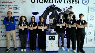 Bursa'da lise öğrencileri tarafından geliştirilen robot, görüntü işleme teknolojisiyle otonom