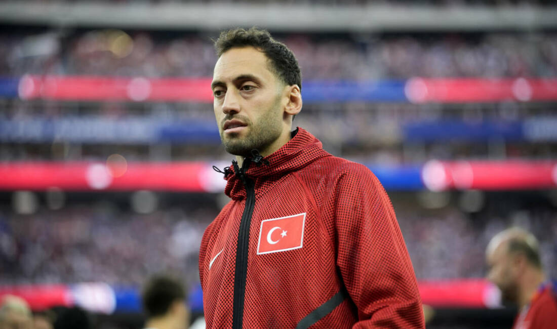 A Milli Takım'ın kaptan Hakan Çalhanoğlu, Türkiye'ye döner dönmez eleştirilere