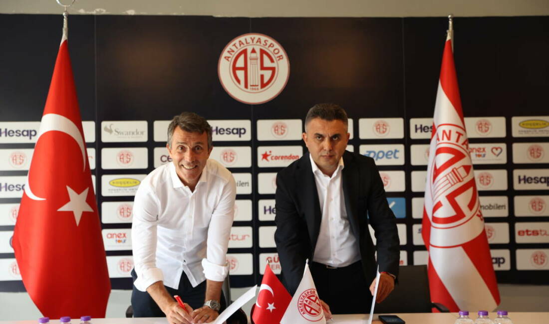 Trendyol 1. Lig ekiplerinden Antalyaspor, teknik direktör Bülent Korkmaz ile