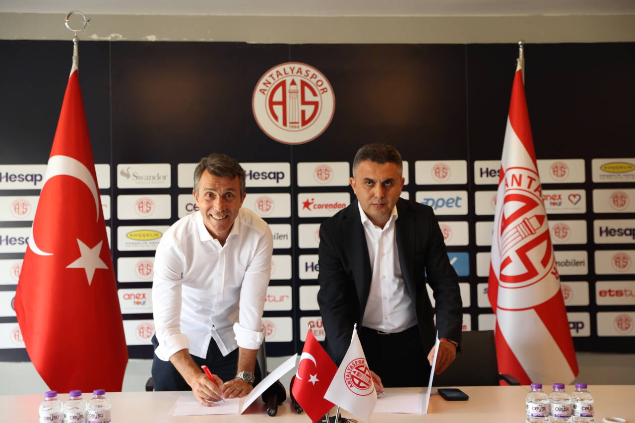 aa 20260626 41794015 41794014 antalyasporteknikdirektorbulentkorkmazilesozlesmeimzaladi