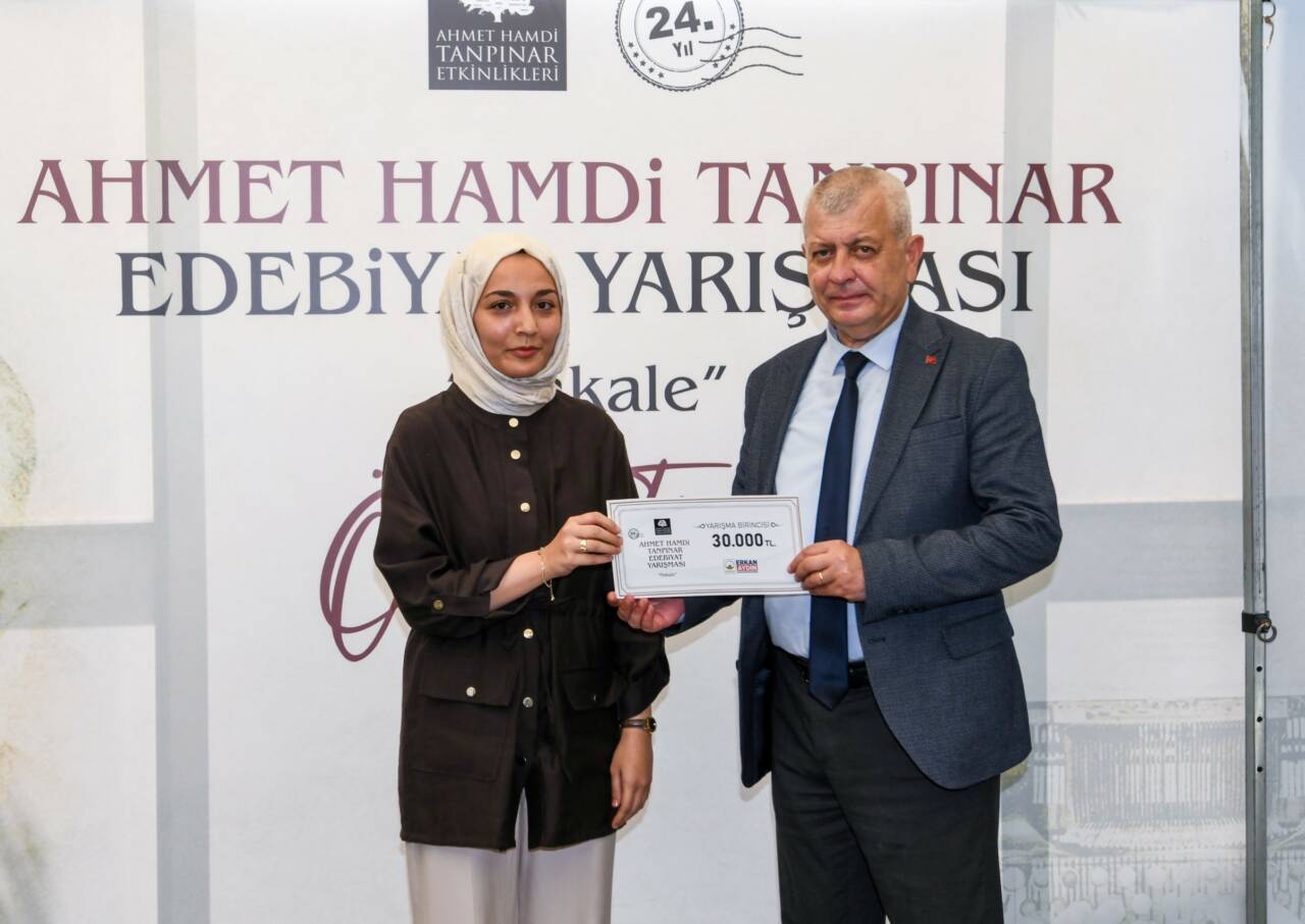 Tanpınar’ın İzinde Yeni Kalemler ödüllendirildi 2 Tanpınar’ın İzinde Yeni Kalemler Ödüllendirildi