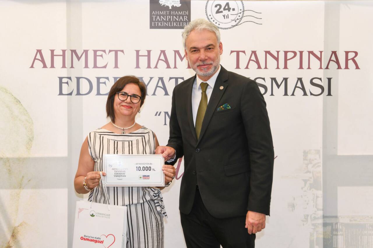 Tanpınar’ın İzinde Yeni Kalemler ödüllendirildi 3 Tanpınar’ın İzinde Yeni Kalemler Ödüllendirildi