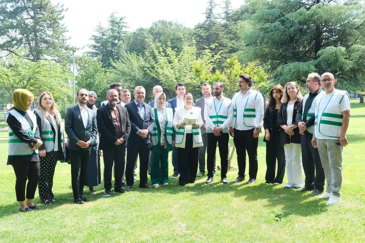 ak parti bursa il teskilatlarindan cevre duyarliligi 81e8f3842841