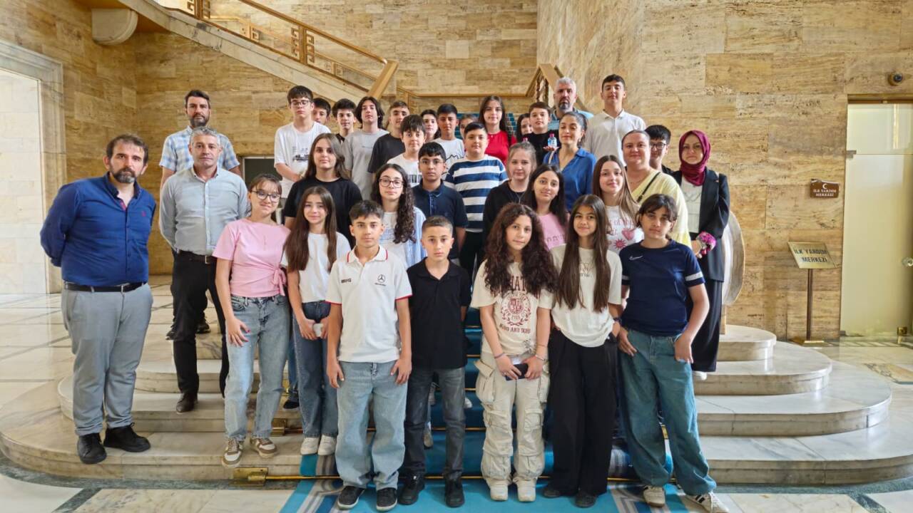 Bursalı öğrencilerin motivasyonunu artıran gezi 14 Osmangazi Belediyesi’nden Öğrencilerin Motivasyonunu Artıran Gezi