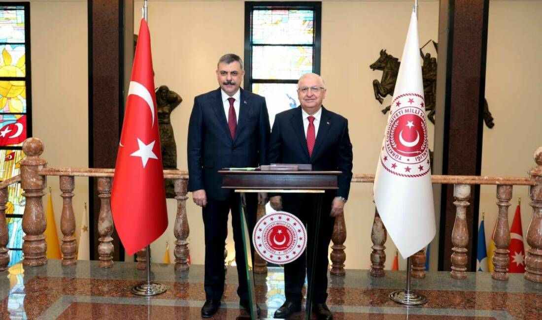 Ankara’da önemli görüşme Milli Savunma Bakanı Yaşar Güler ve İçişleri Bakanı Mustafa Çiftçi