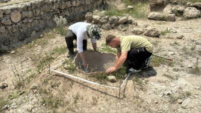 Karabük'ün Eskipazar ilçesindeki Hadrianapolis Antik Kenti'nde bulunan 1750 yıllık pitos