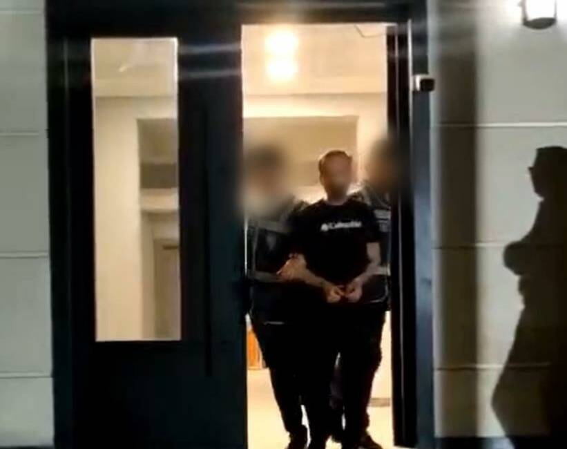 Bursa'nın Osmangazi ilçesinde polis ekiplerince gerçekleştirilen çalışmalarda, haklarında kesinleşmiş hapis
