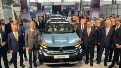 Bursa OYAK Renault Fabrikaları'nda üretilen yeni Renault Boreal, banttan indirilme