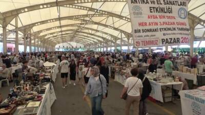 Bursa'da kurulan Agora Antika Pazarı, 10 yaşında. Türkiye'nin birçok ilinden