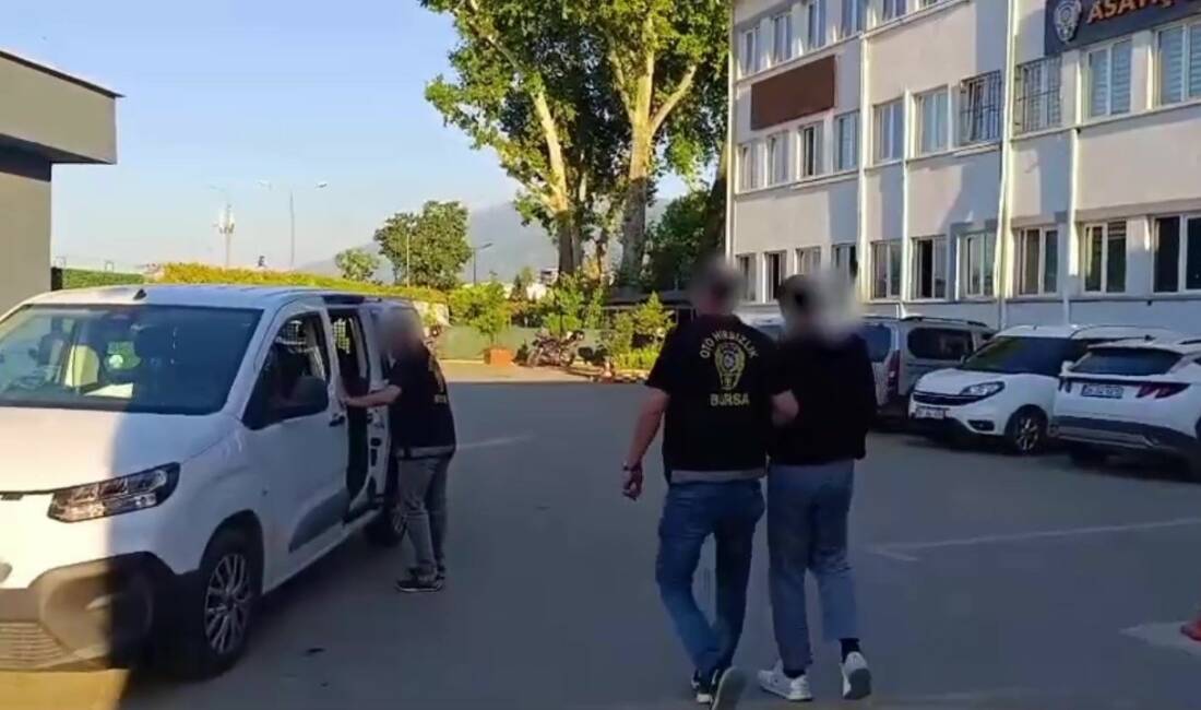 Bursalıların kâbusu olmuşlardı! Film gibi takiple yakalandılar Bursa’da farklı mahallelerden çalınan 1 otomobil ile 2 motosiklet, polis