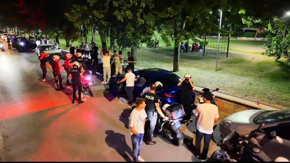 Bursa’de dev operasyon Bursa’da suç ve suçlulara göz açtırmamak için yaklaşık 1000 polisin