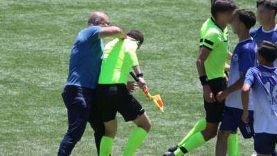 Bursa'da Yeşilyayla-Ali Osman Sönmez Lisesi arası futbol final müsabakasında Ali