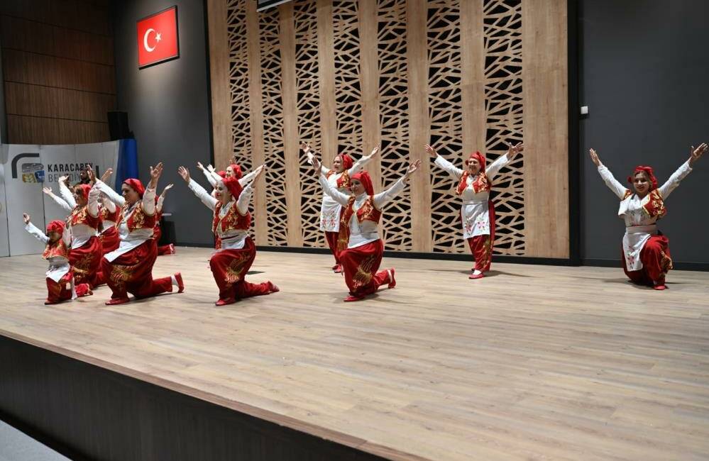 Karacabey Belediyesi’nin kültür ve sanat kursları kapsamında faaliyet gösteren Çocuk-Yetişkin