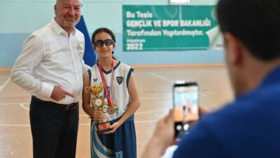 Karacabey Belediyespor'un minik kız basketbol takımları, Bursa genelinde düzenlenen liglerde