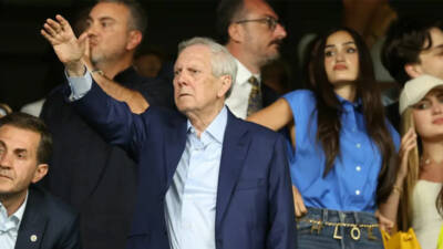 Fenerbahçe, yeni teknik direktörün saat 13.00'te FB TV ekranlarından açıklanacağını