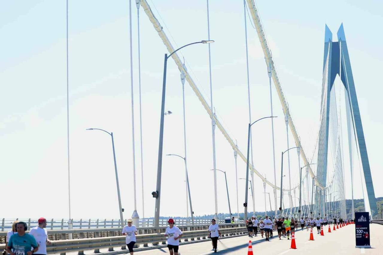 Bakanları koşturan yarış 4 bakan bak one run yol kosusuna katildi f6b120b8b3eb