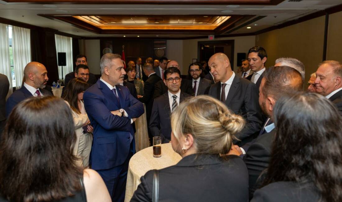 Dışişleri Bakanı Hakan Fidan, Kanada'nın Toronto şehrinde Türk iş insanlarıyla