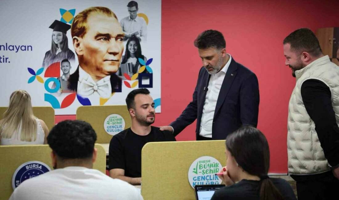 Başkan Vekili Biba, öğrencilerle bir araya geldi Bursa’da gençlere yönelik çalışmalarını sürdüren Bursa Büyükşehir Belediyesi, hayata geçirdiği