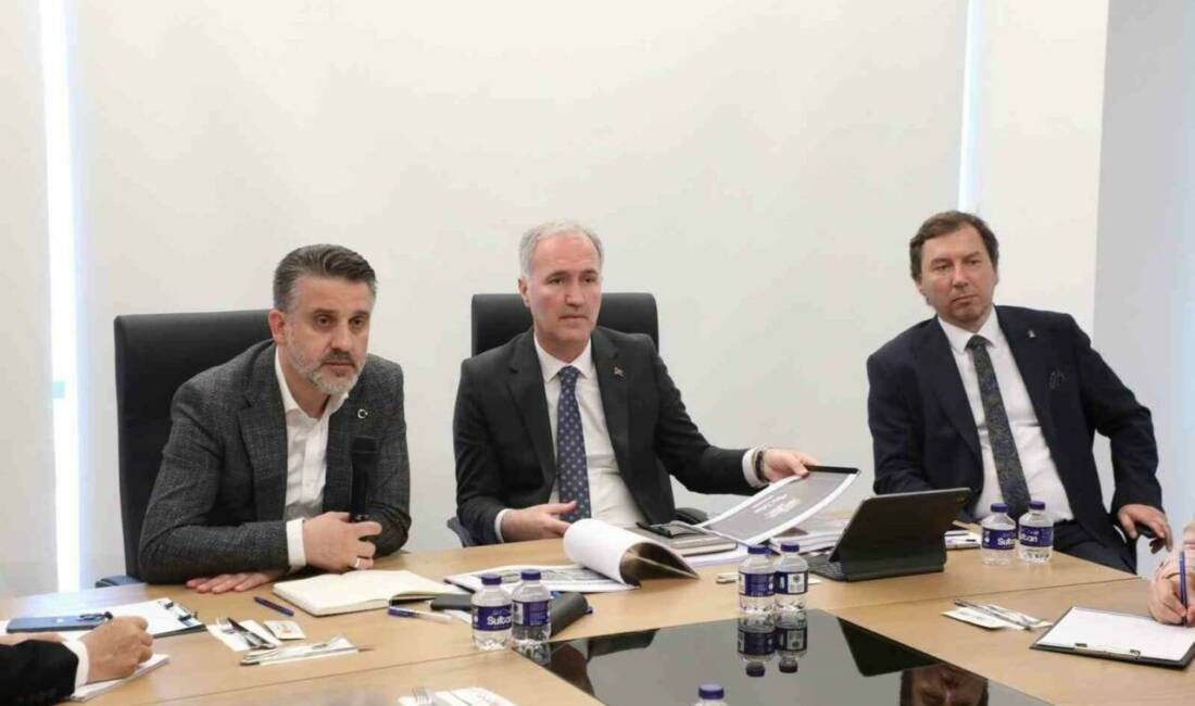 Bursa Büyükşehir Belediyesi Başkan Vekili Şahin Biba, Büyükşehir Belediyesi yöneticileriyle