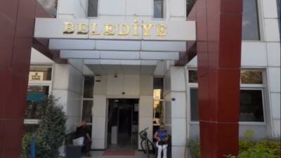 İzmir'de Seferihisar Belediyesine yönelik 'rüşvet' operasyonunda aralarında Başkan Yardımcısı Gökhan