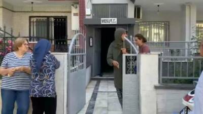 Manisa’nın Turgutlu ilçesinde Vedat Yılmaz (55), tartıştığı boşanma aşamasındaki eşi