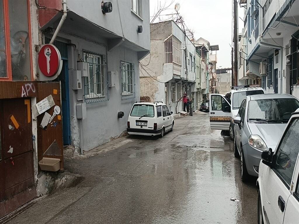 Bursa'da eşini vurmuştu! İlk duruşmada her şeyi anlattı 2 bosanma asamasindaki esini tartisma sirasinda korkutup susturmak isterken vurdugunu iddia etti 97b2b8b4517d