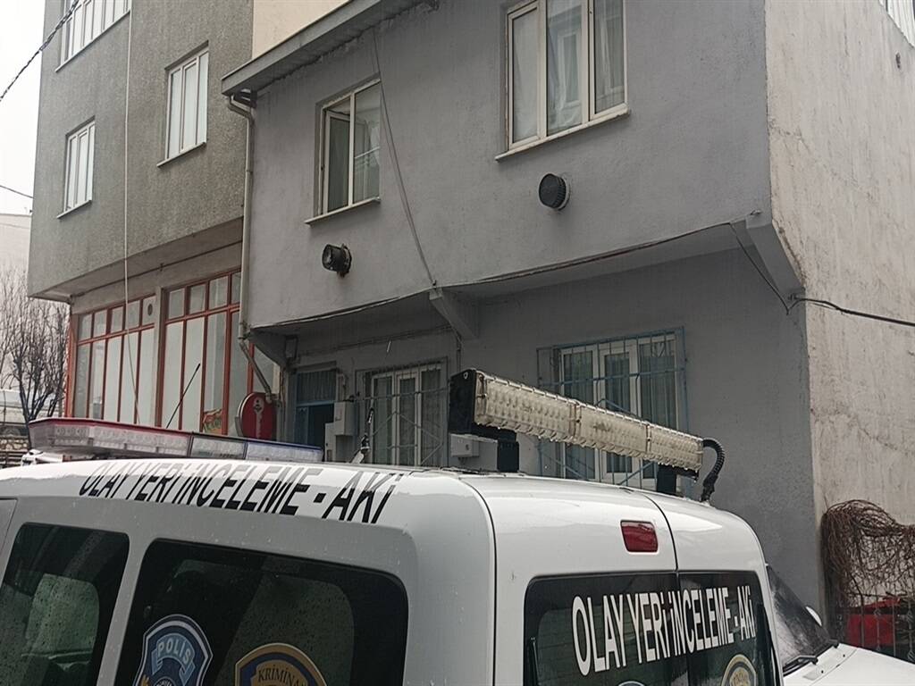 Bursa'da eşini vurmuştu! İlk duruşmada her şeyi anlattı 6 bosanma asamasindaki esini tartisma sirasinda korkutup susturmak isterken vurdugunu iddia etti a8d11aaa4acc