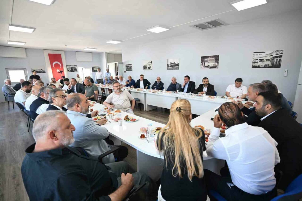 BTSO Başkanı Burkay’dan Bursa terminalinde önemli buluşma 3 btso baskani burkaydan bursa terminalinde onemli bulusma eb03933218f0