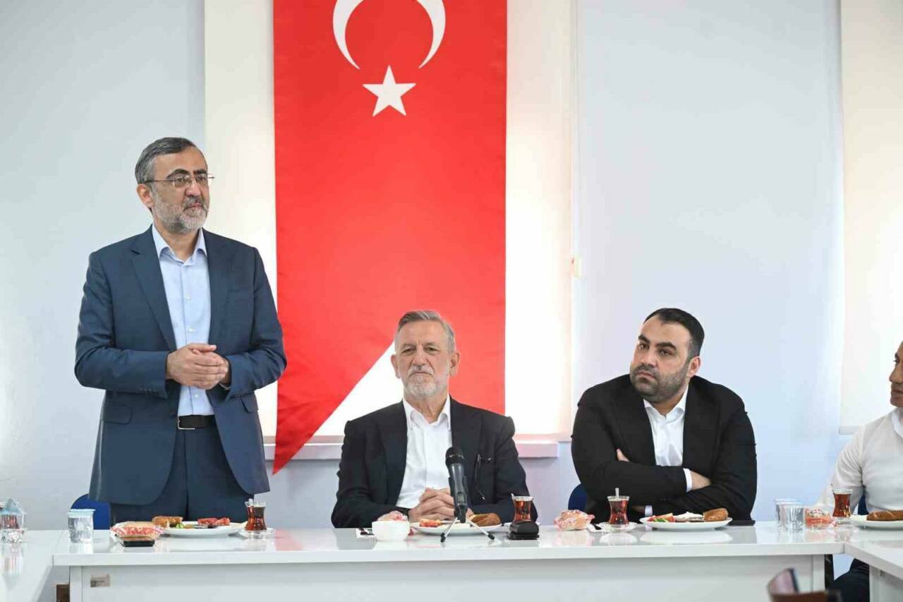 BTSO Başkanı Burkay’dan Bursa terminalinde önemli buluşma 1 btso baskani burkaydan bursa terminalinde onemli bulusma f5fcf38e2dc3
