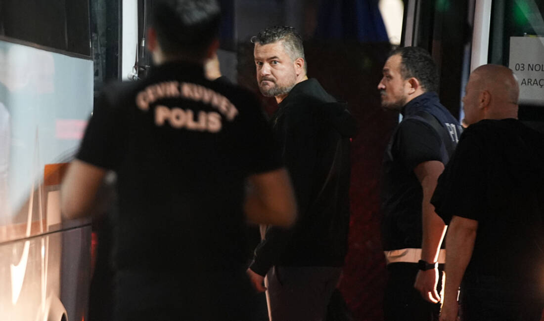İçişleri Bakanlığı, tutuklanan Buca Belediye Başkanı Görkem Duman'ın görevinden uzaklaştırıldığını