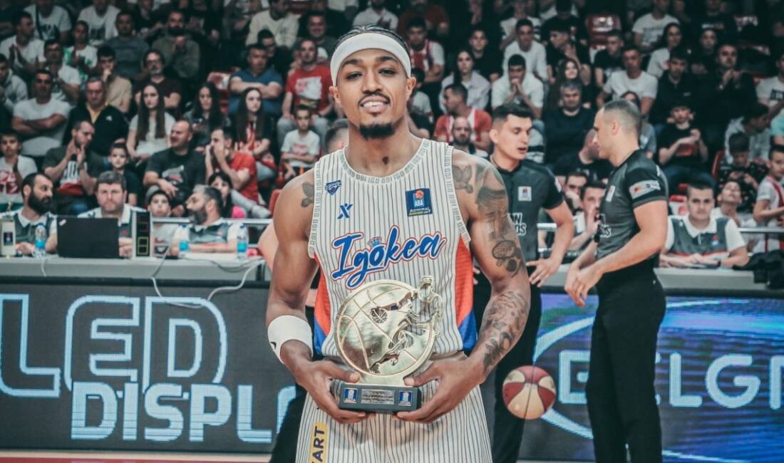 Bursa ekibine Birleşik Amerikalı oyun kurucu TOFAŞ Basketbol Takımı, yeni sezon öncesi ilk transferini gerçekleştirdi. Mavi-yeşilliler,