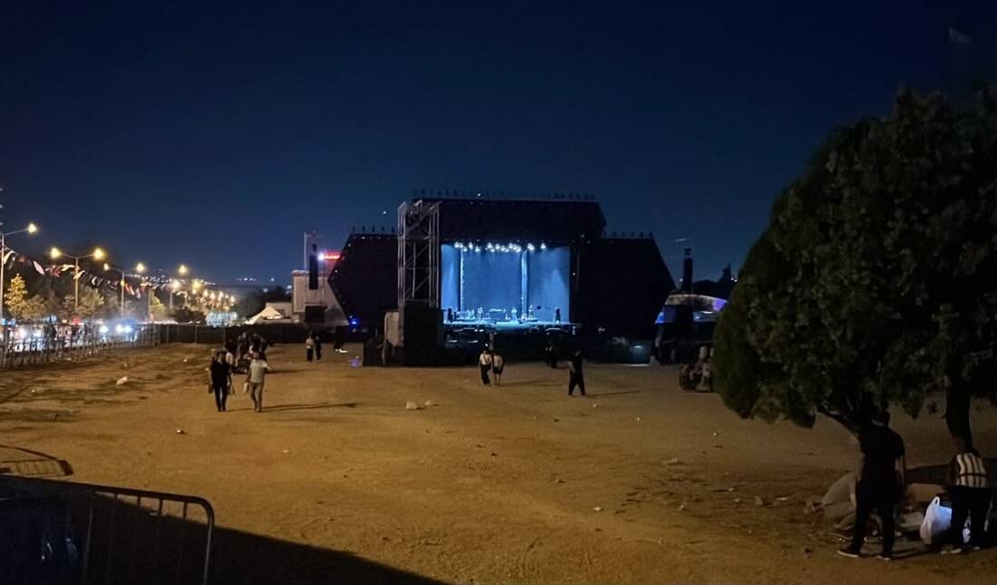 Bursa’da düzenlenen Kültür Yolu Festivali’nde Ceza sahne aldı. Konser alanında
